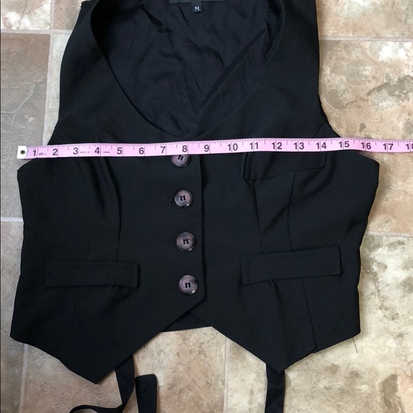 Vest - Picture 3 of 5